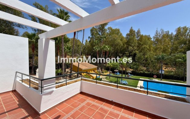 Resale - Apartment - Marbella - Nueva Andalucía