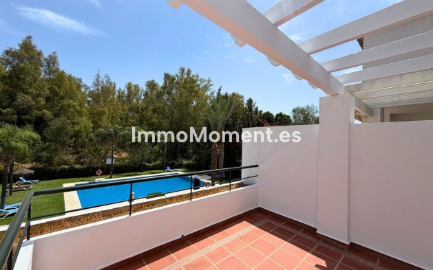 Resale - Apartment - Marbella - Nueva Andalucía