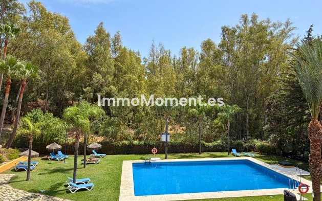 Resale - Apartment - Marbella - Nueva Andalucía
