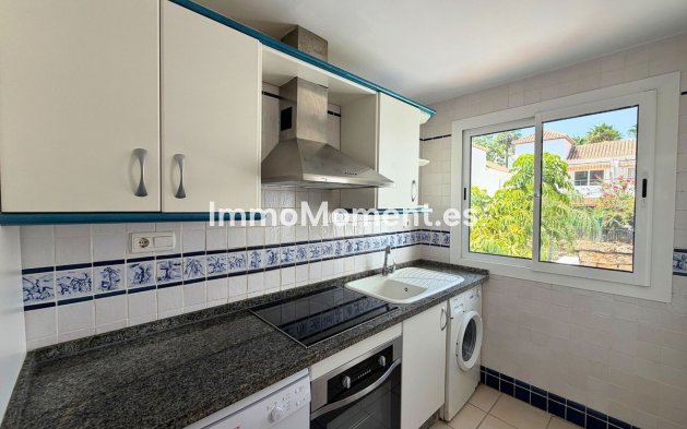 Resale - Apartment - Marbella - Nueva Andalucía