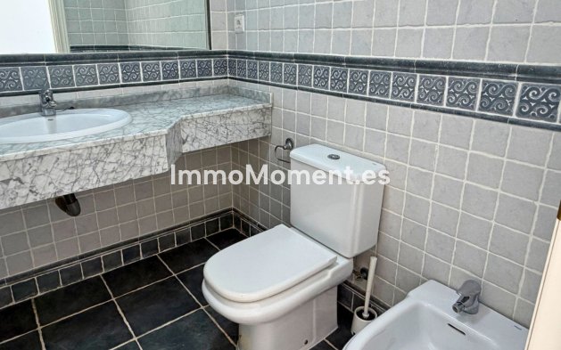 Resale - Apartment - Marbella - Nueva Andalucía