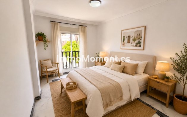Resale - Apartment - Marbella - Nueva Andalucía