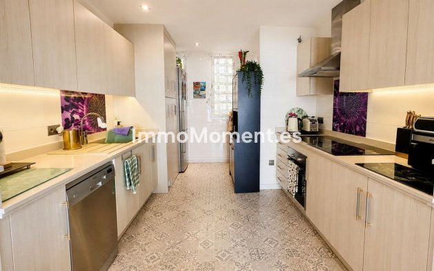 Resale - Apartment - Casares - Doña Julia
