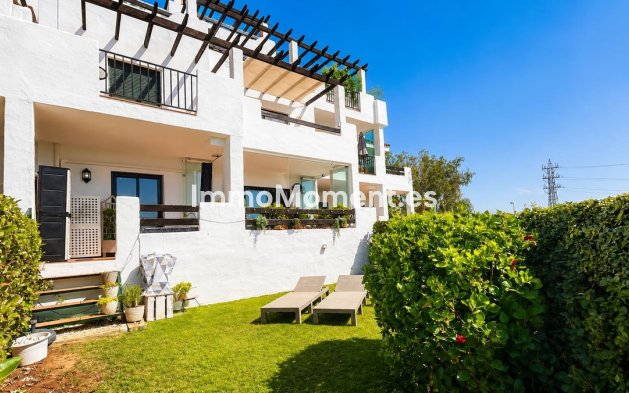 Resale - Apartment - Casares - Doña Julia