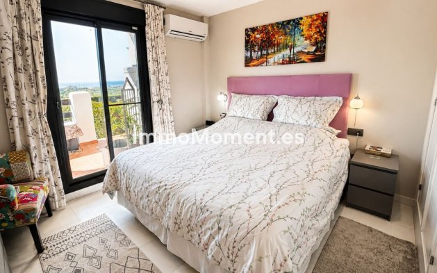 Resale - Apartment - Casares - Doña Julia