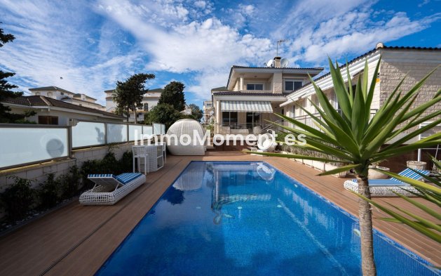 Bestaande woning - Vrijstaande villa - Torrevieja - La Mata