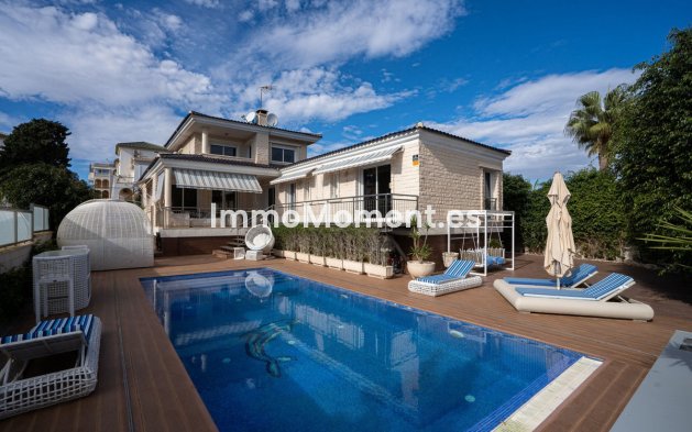 Bestaande woning - Vrijstaande villa - Torrevieja - La Mata