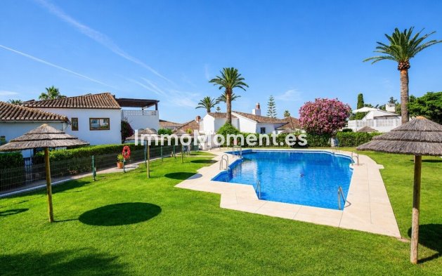 Reventa - Villa independiente - Estepona  - Estepona Centro