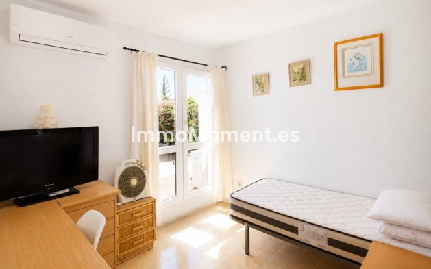Reventa - Villa independiente - Estepona  - Estepona Centro