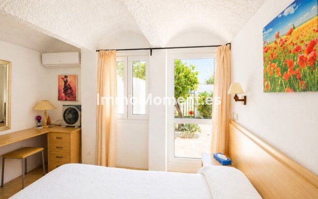 Reventa - Villa independiente - Estepona  - Estepona Centro
