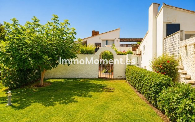 Reventa - Villa independiente - Estepona  - Estepona Centro