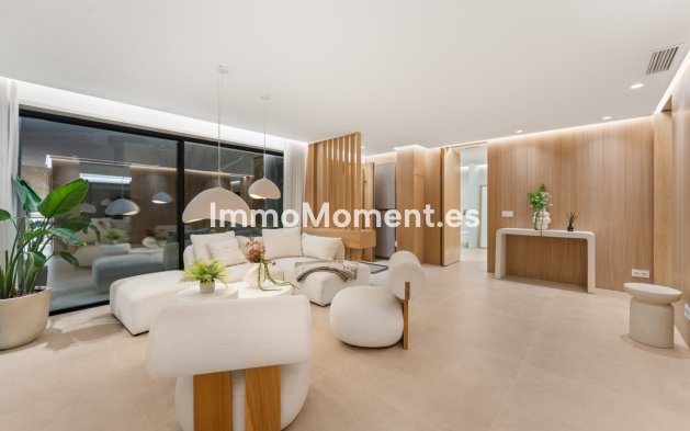 Resale - Detached villa - Marbella - Nueva Andalucía