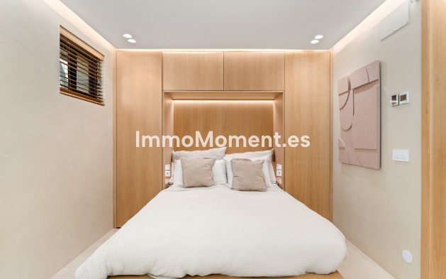 Resale - Detached villa - Marbella - Nueva Andalucía