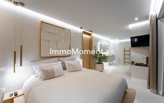 Resale - Detached villa - Marbella - Nueva Andalucía