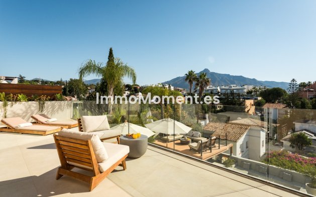 Resale - Detached villa - Marbella - Nueva Andalucía