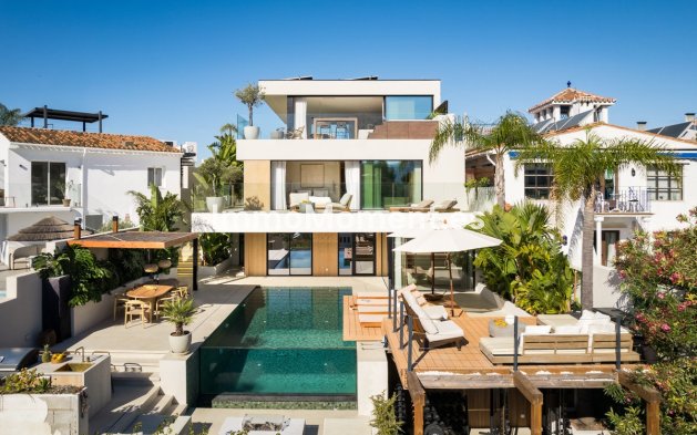 Resale - Detached villa - Marbella - Nueva Andalucía