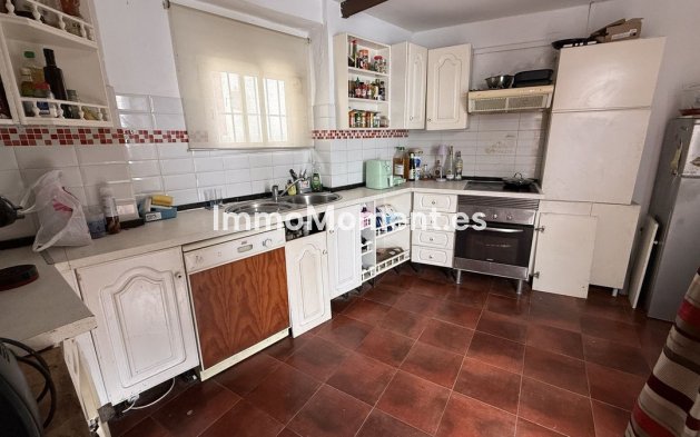 Resale - Townhouse - Inland  - Monda