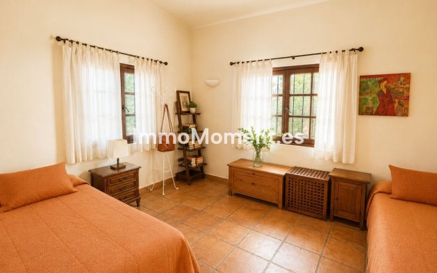 Bestaande woning - Landhuis - Estepona  - Estepona Centro