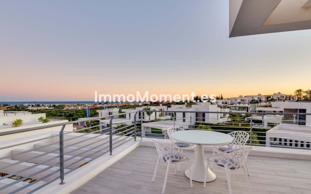 Wiederverkauf - Freistehende Villa - Estepona  - Cancelada