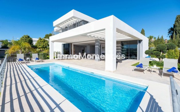 Wiederverkauf - Freistehende Villa - Estepona  - Cancelada