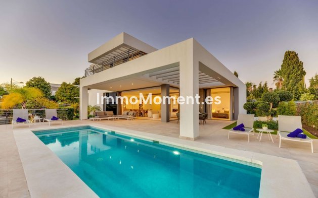 Wiederverkauf - Freistehende Villa - Estepona  - Cancelada