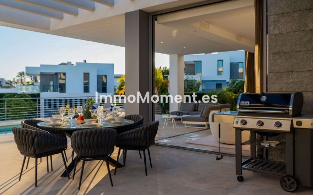 Wiederverkauf - Freistehende Villa - Estepona  - Cancelada