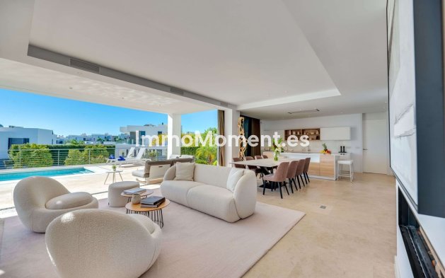 Wiederverkauf - Freistehende Villa - Estepona  - Cancelada