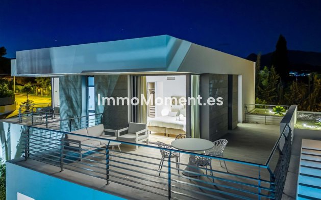 Wiederverkauf - Freistehende Villa - Estepona  - Cancelada