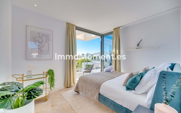 Wiederverkauf - Freistehende Villa - Estepona  - Cancelada