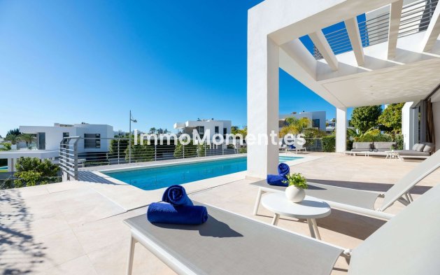 Wiederverkauf - Freistehende Villa - Estepona  - Cancelada