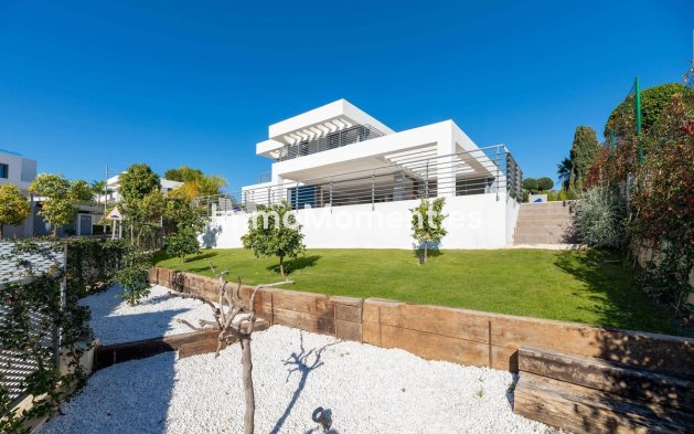 Wiederverkauf - Freistehende Villa - Estepona  - Cancelada