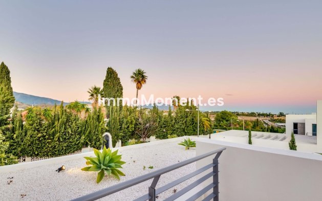 Wiederverkauf - Freistehende Villa - Estepona  - Cancelada