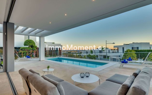 Wiederverkauf - Freistehende Villa - Estepona  - Cancelada