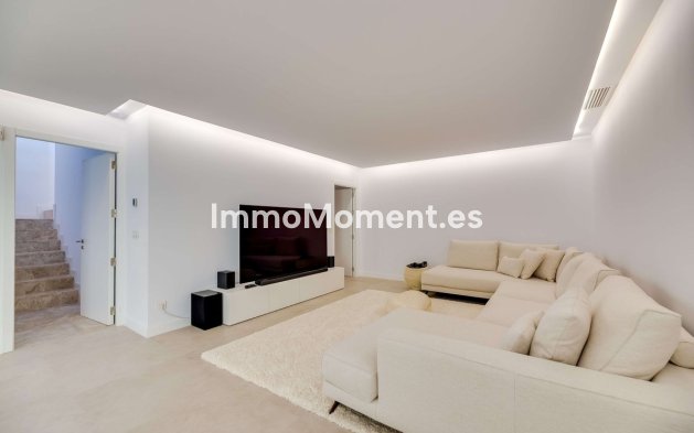 Wiederverkauf - Freistehende Villa - Estepona  - Cancelada