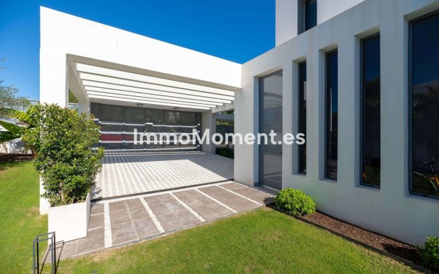 Wiederverkauf - Freistehende Villa - Estepona  - Cancelada