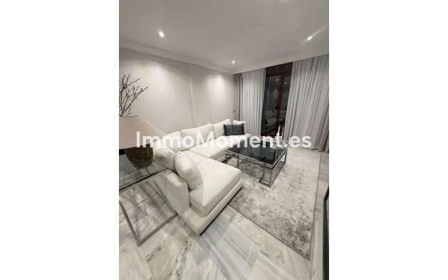 Wiederverkauf - Wohnung - Estepona  - Selwo