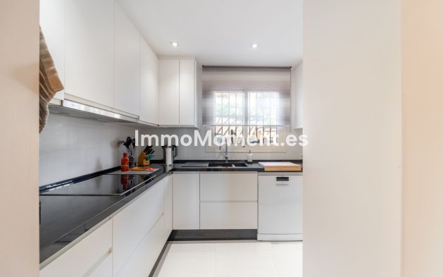 Resale - Apartment - Marbella - La Mairena