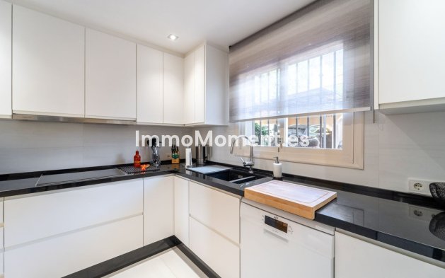 Resale - Apartment - Marbella - La Mairena