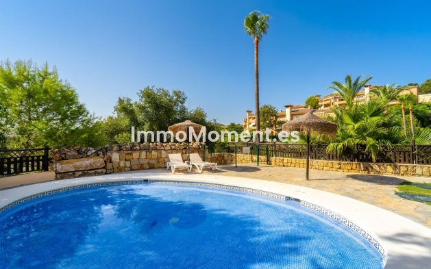 Resale - Apartment - Marbella - La Mairena