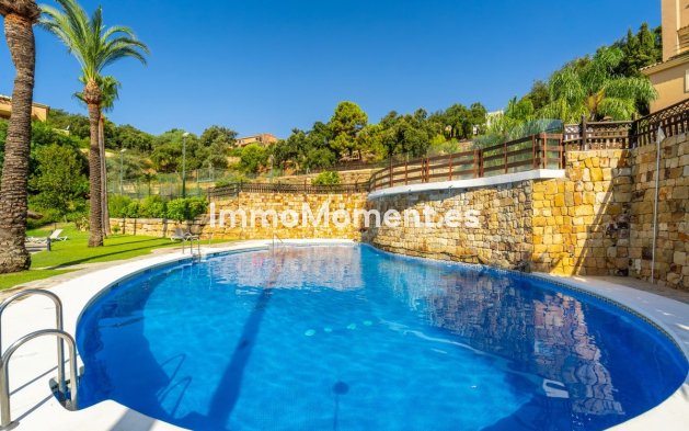 Resale - Apartment - Marbella - La Mairena
