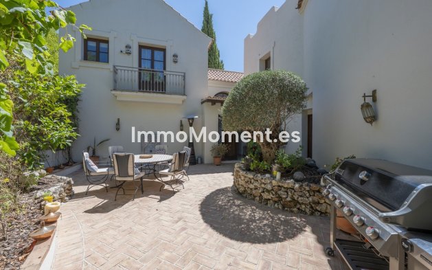 Reventa - Villa independiente - Estepona  - Estepona Centro