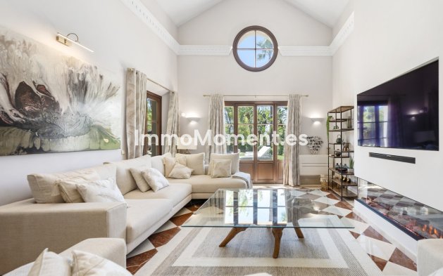 Reventa - Villa independiente - Estepona  - Estepona Centro