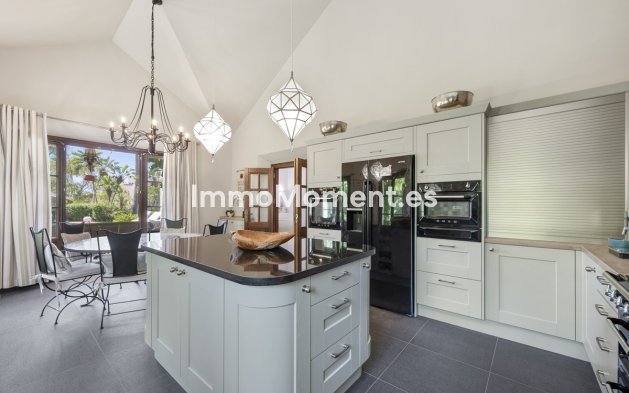 Reventa - Villa independiente - Estepona  - Estepona Centro
