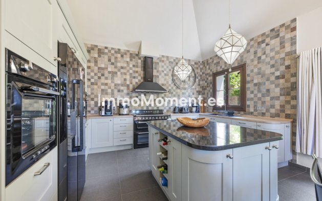 Reventa - Villa independiente - Estepona  - Estepona Centro