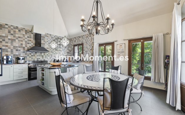 Reventa - Villa independiente - Estepona  - Estepona Centro