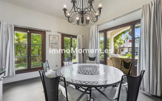 Reventa - Villa independiente - Estepona  - Estepona Centro