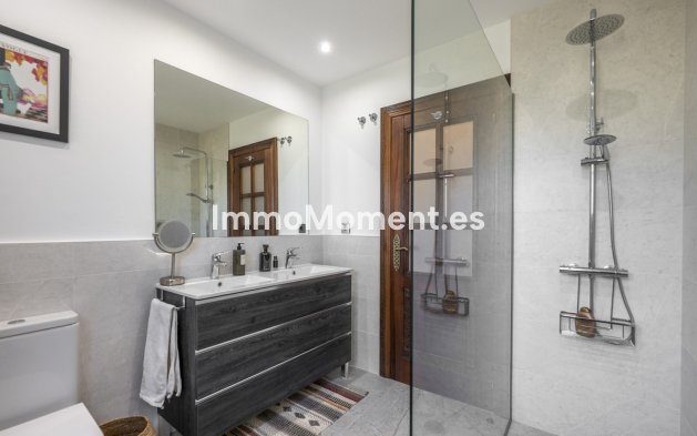 Reventa - Villa independiente - Estepona  - Estepona Centro