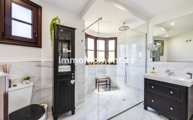 Reventa - Villa independiente - Estepona  - Estepona Centro