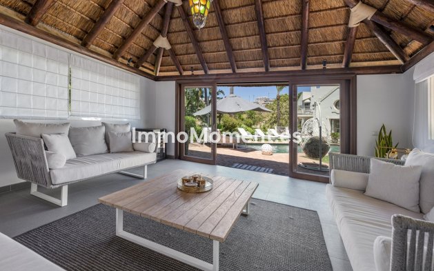 Reventa - Villa independiente - Estepona  - Estepona Centro