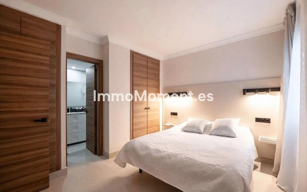 Resale - Apartment - Marbella - Cortijo Blanco